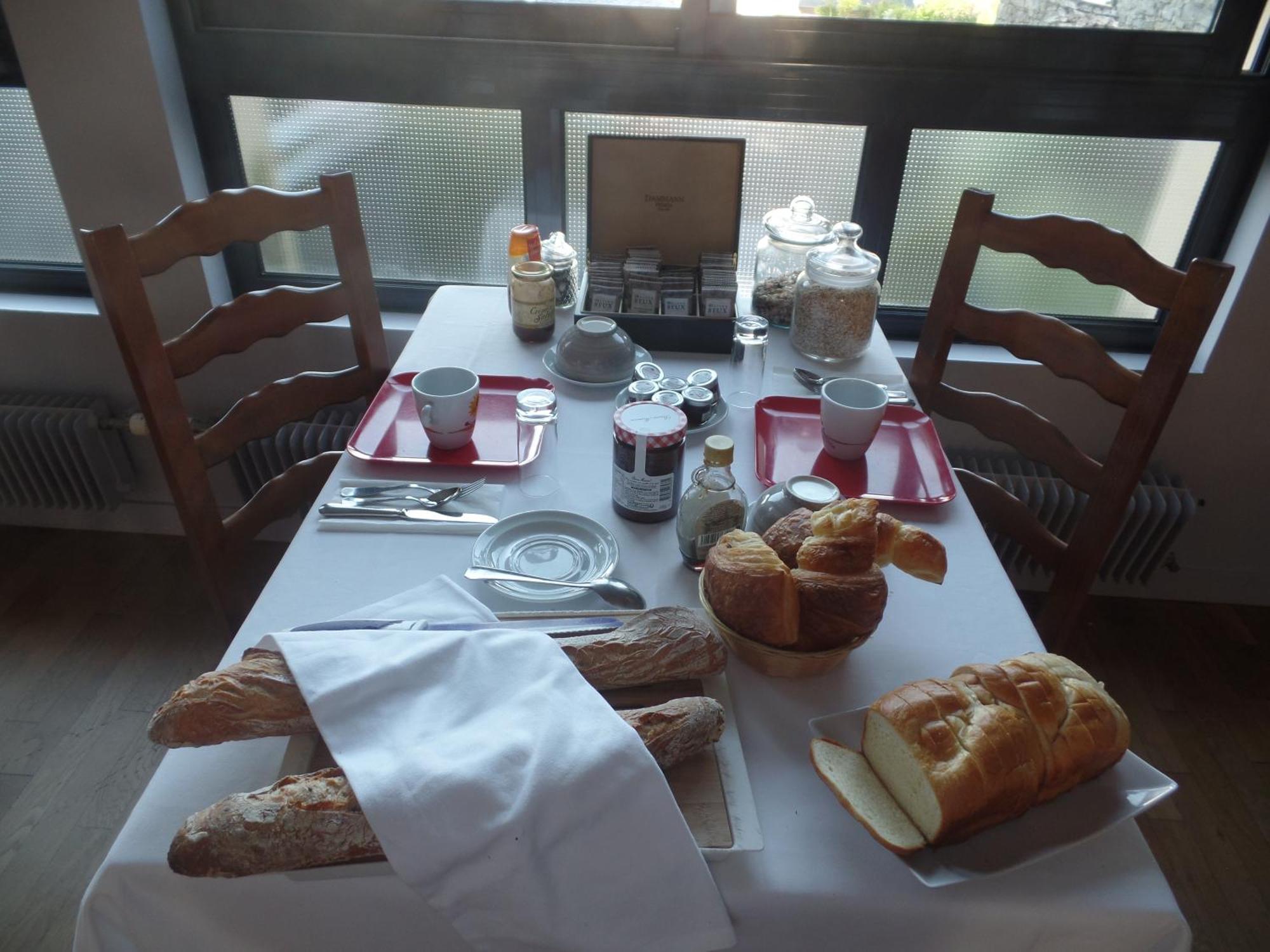 Hotel Logis Restaurant Le Commerce Guichen