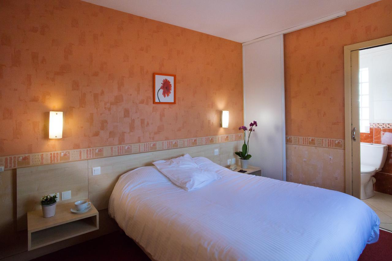 Hotel Logis Restaurant Le Commerce 2*